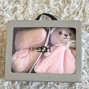 UGG Bixbee Bootie & Bear Lovey Blanket Set